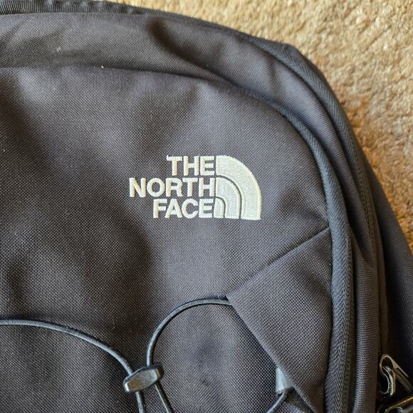 The North Face Jester Backpack Bag Flexvent Black School Commuter Travel Hiking - Picture 3 of 10